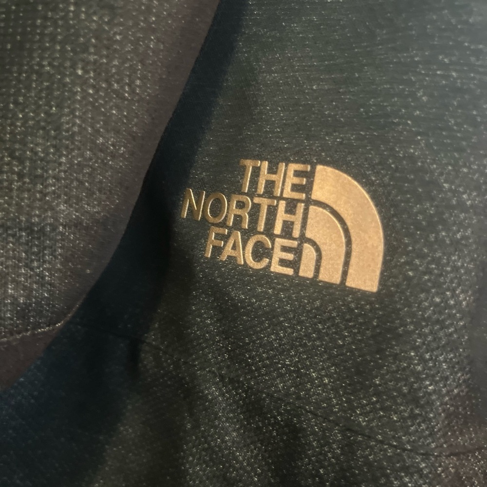 The North Face Windbreaker, Men Size Small